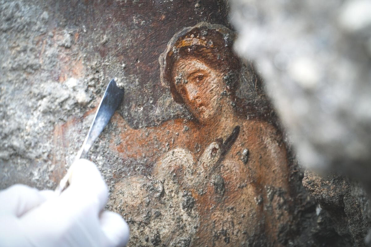 Surge en Pompeya un fresco que representa el mito de Leda y el cisne